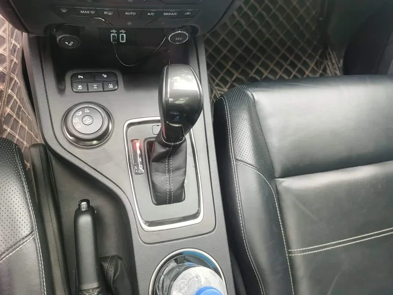 Ford Everest — фото 15