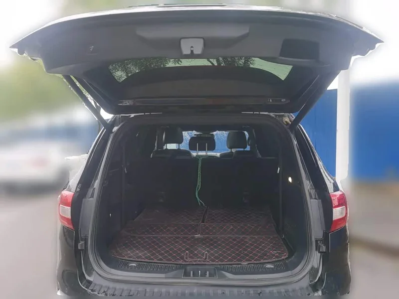 Ford Everest — фото 20