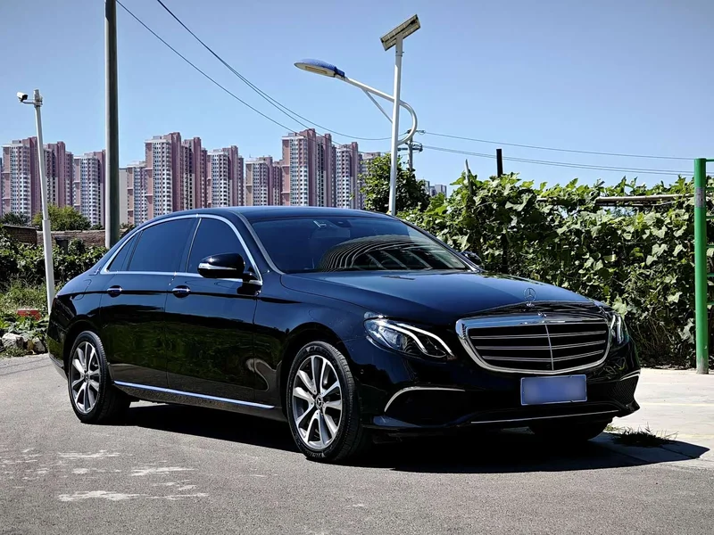 Mercedes-Benz E-Class — фото 3