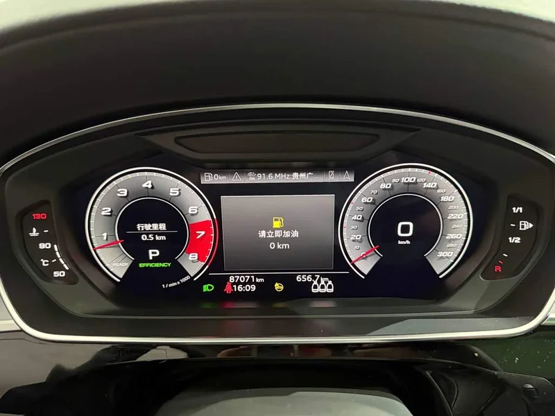 Audi A8 — фото 15
