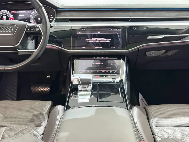 Audi A8 — фото 22