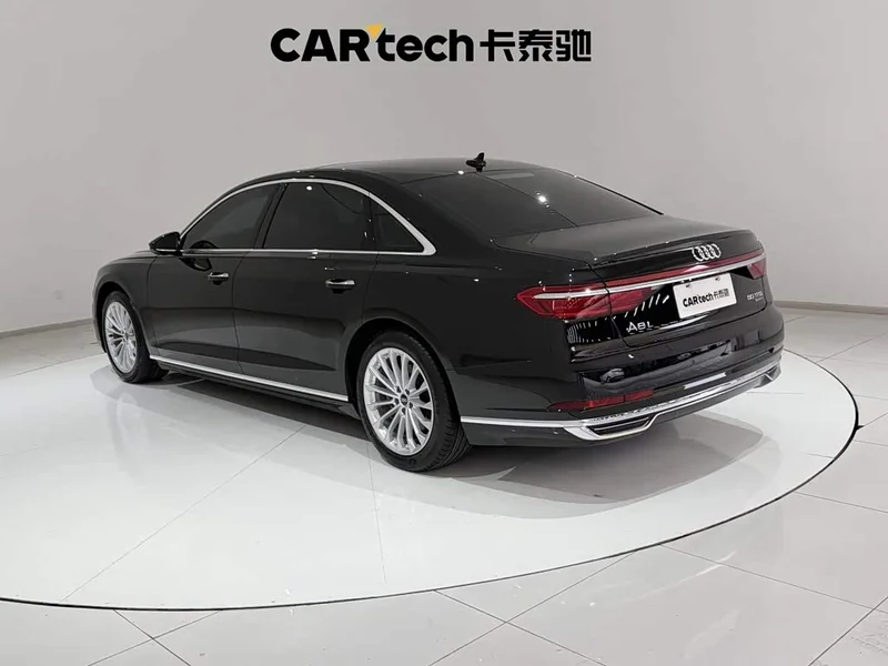 Audi A8 — фото 7
