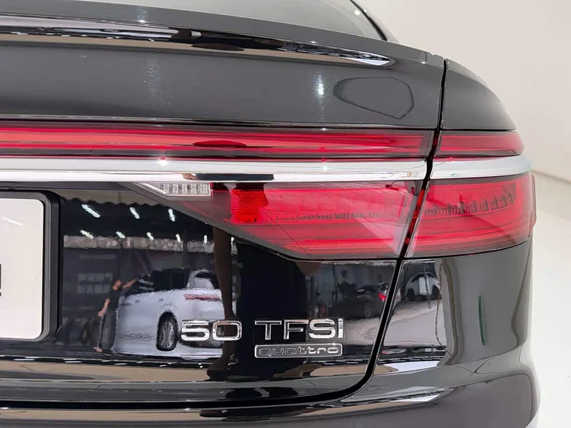Audi A8 — фото 10