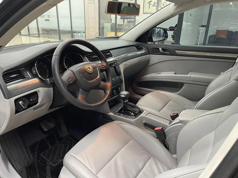 Volkswagen Superb — фото 2