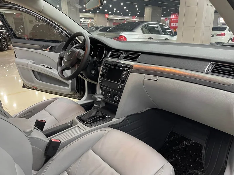 Volkswagen Superb — фото 4