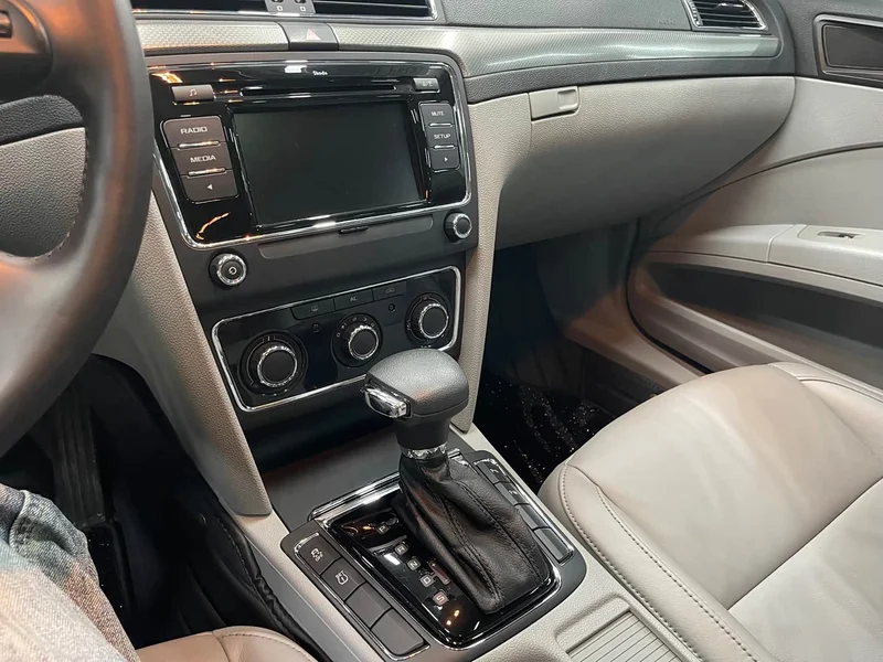 Volkswagen Superb — фото 6