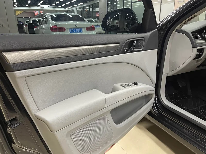 Volkswagen Superb — фото 7