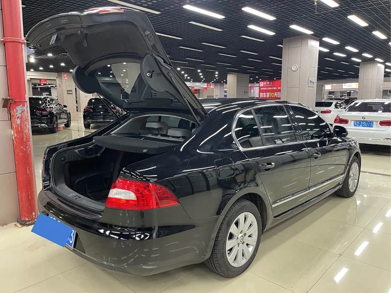 Volkswagen Superb — фото 9