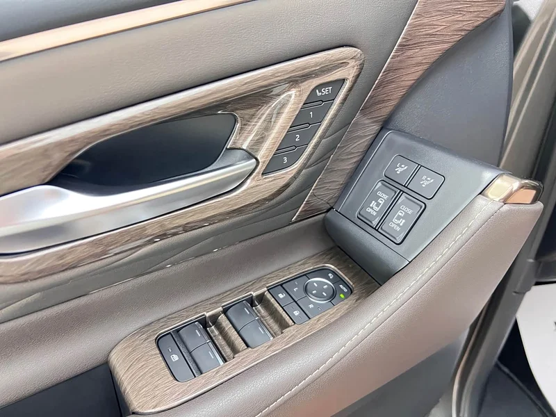 Toyota Vellfire — фото 13