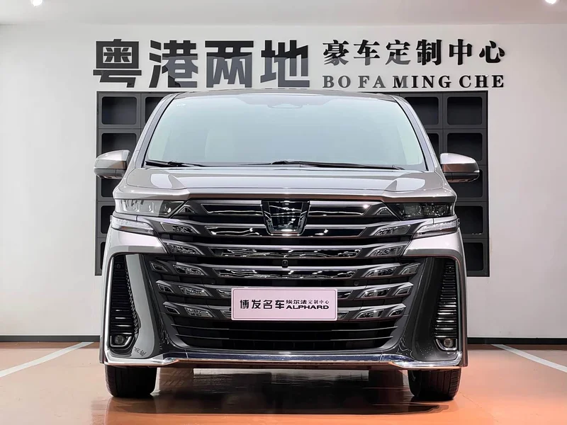 Toyota Vellfire — фото 2