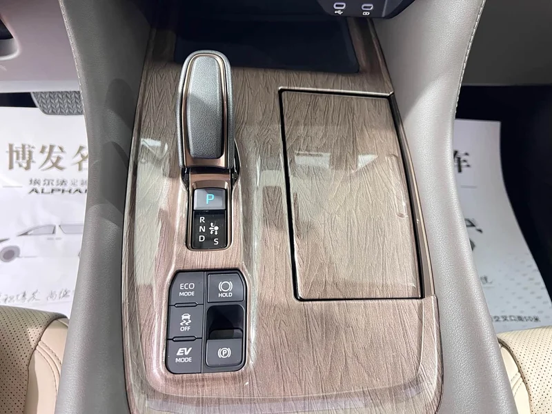 Toyota Vellfire — фото 22