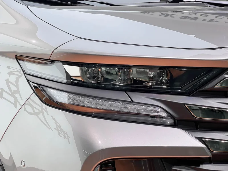Toyota Vellfire — фото 5