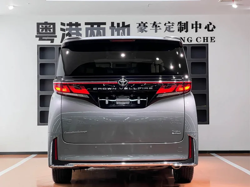 Toyota Vellfire — фото 6