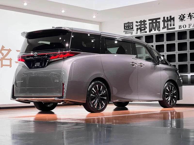 Toyota Vellfire — фото 7