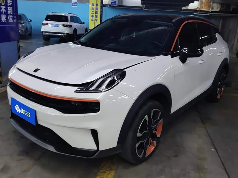 Lynk & Co 06