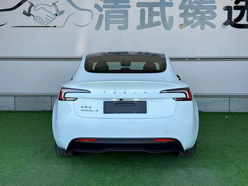 Tesla Model 3 — фото 13