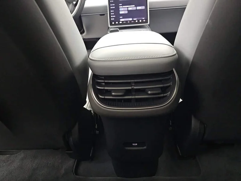 NIO ET5T — фото 15