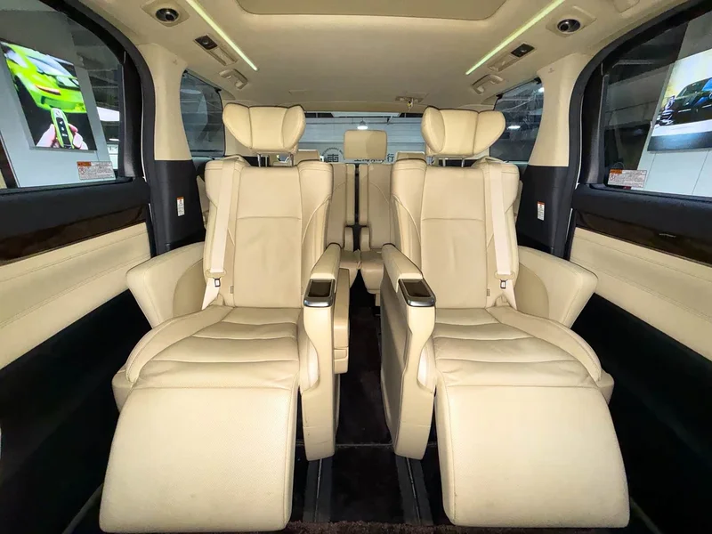 Toyota Alphard — фото 15