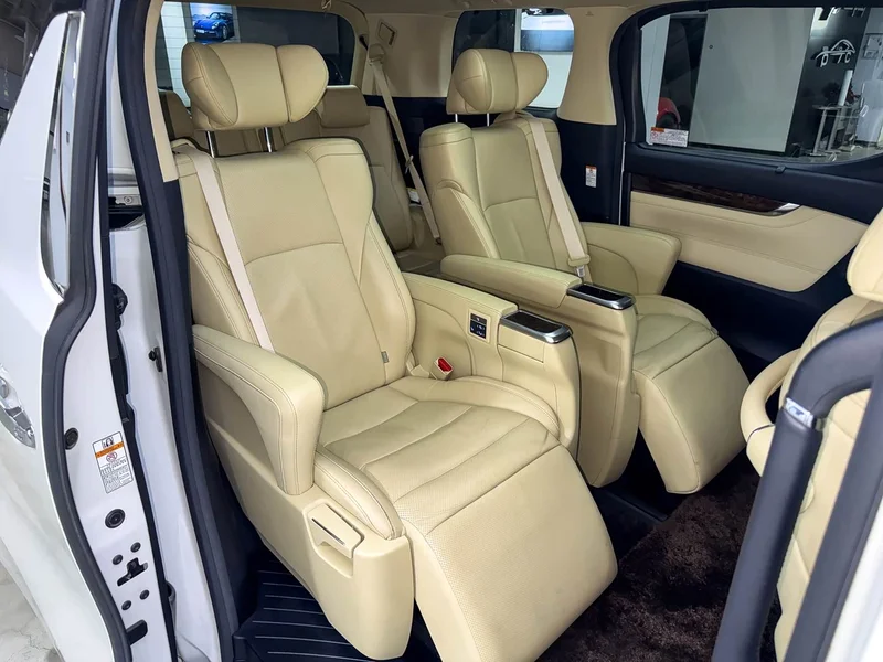 Toyota Alphard — фото 20