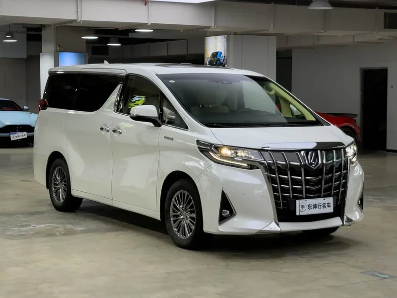 Toyota Alphard — фото 3
