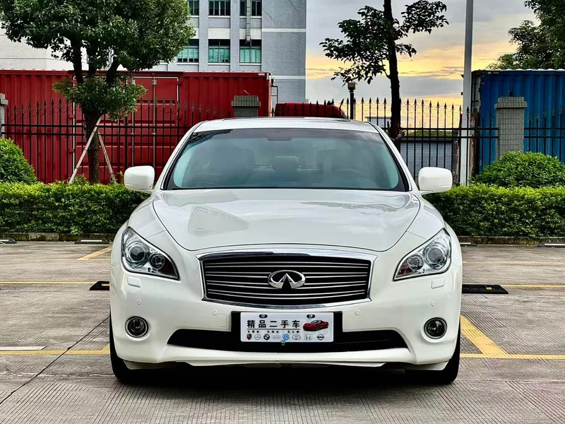 Infiniti Q70 — фото 2