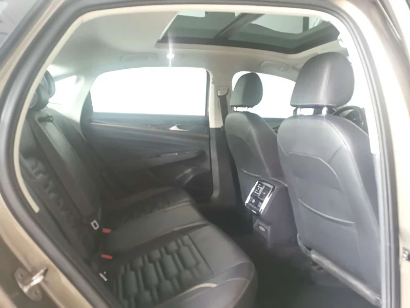 Volkswagen Passat — фото 8