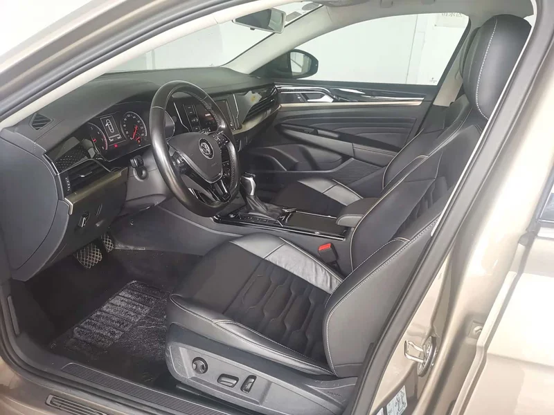 Volkswagen Passat — фото 10
