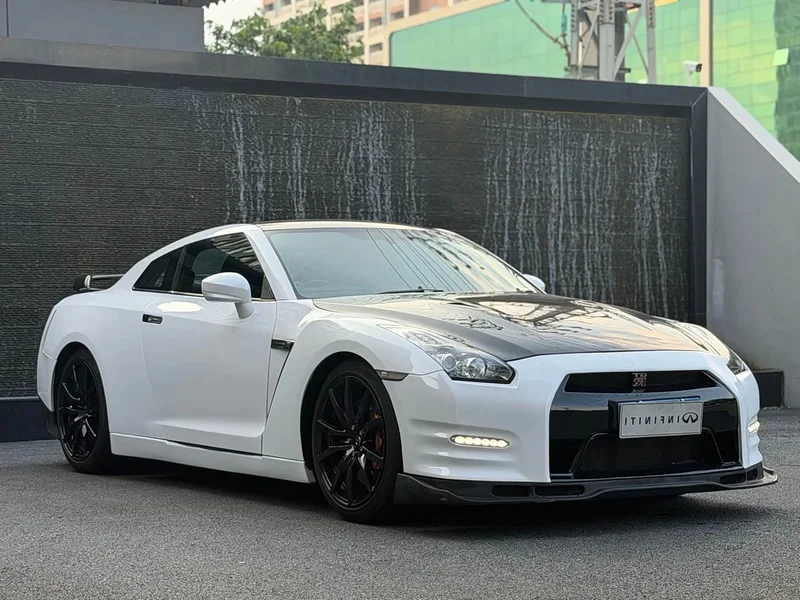 Nissan GT-R — фото 3