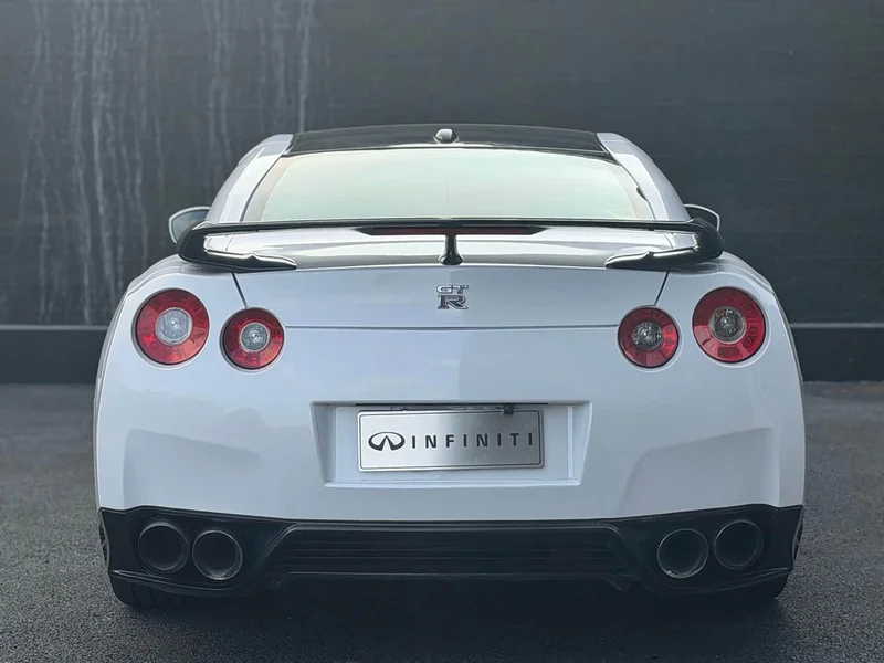 Nissan GT-R — фото 8