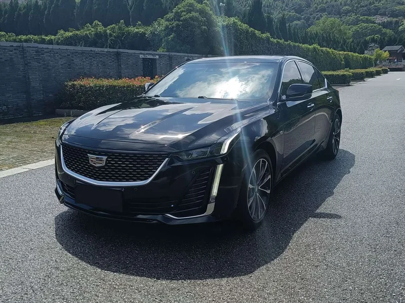 Cadillac CT5 — фото 1