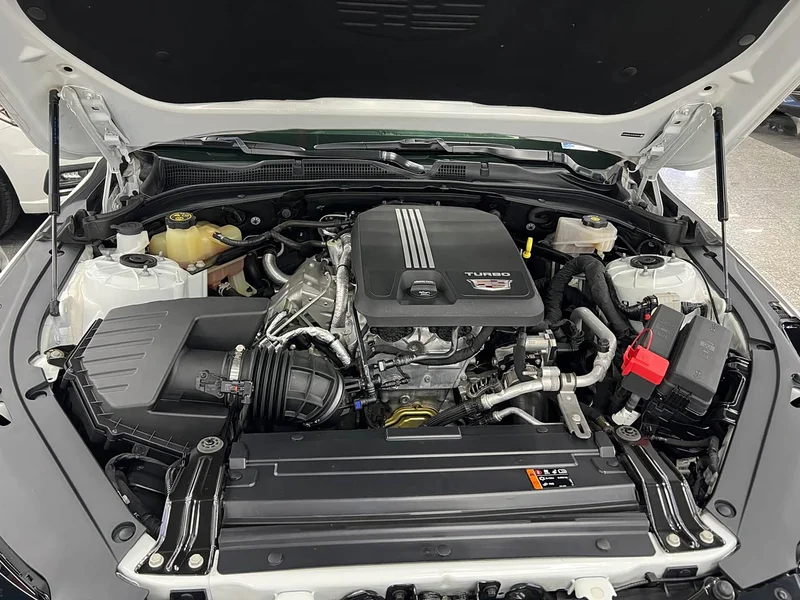 Cadillac CT4 — фото 13