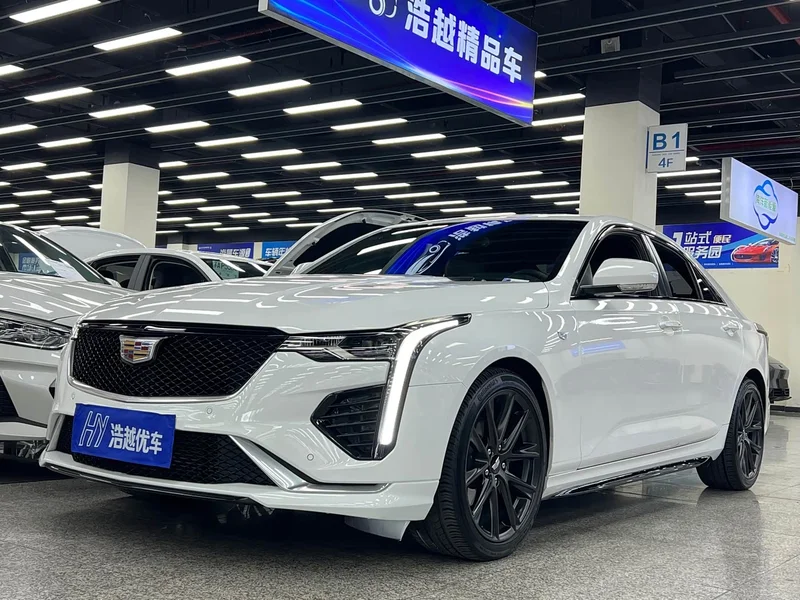 Cadillac CT4 — фото 15