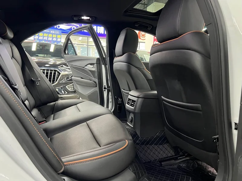 Cadillac CT4 — фото 22