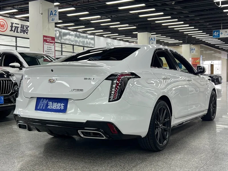 Cadillac CT4 — фото 24