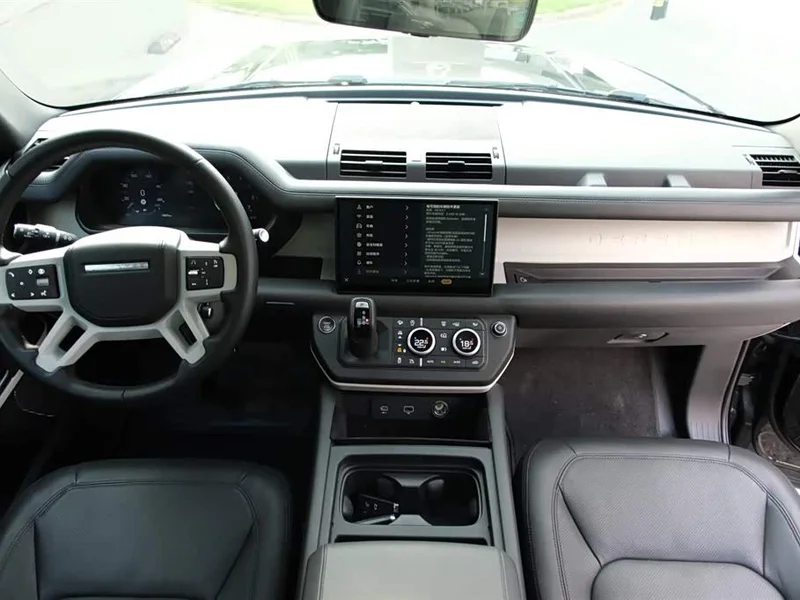 Land Rover Defender — фото 11