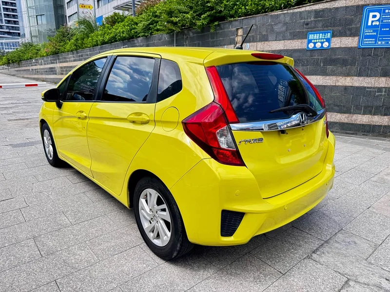 Honda Fit — фото 11