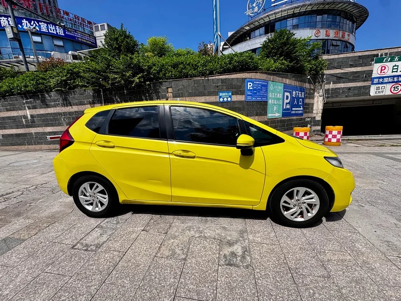 Honda Fit — фото 13
