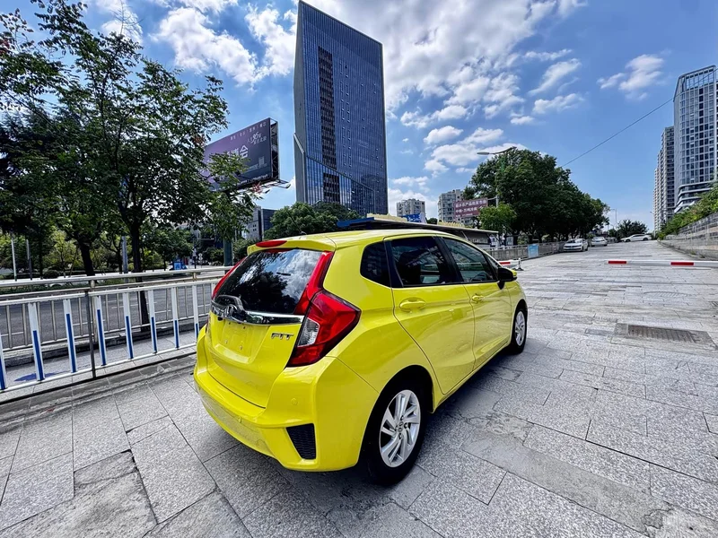 Honda Fit — фото 8
