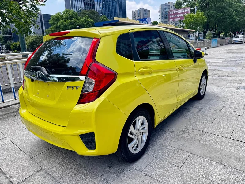 Honda Fit — фото 9