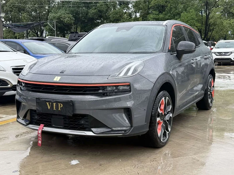 Lynk & Co 06