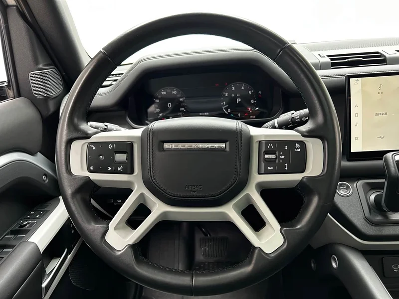 Land Rover Defender — фото 15