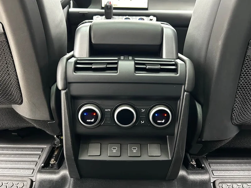 Land Rover Defender — фото 19