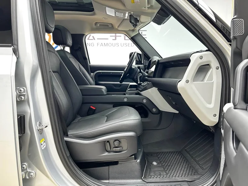 Land Rover Defender — фото 20