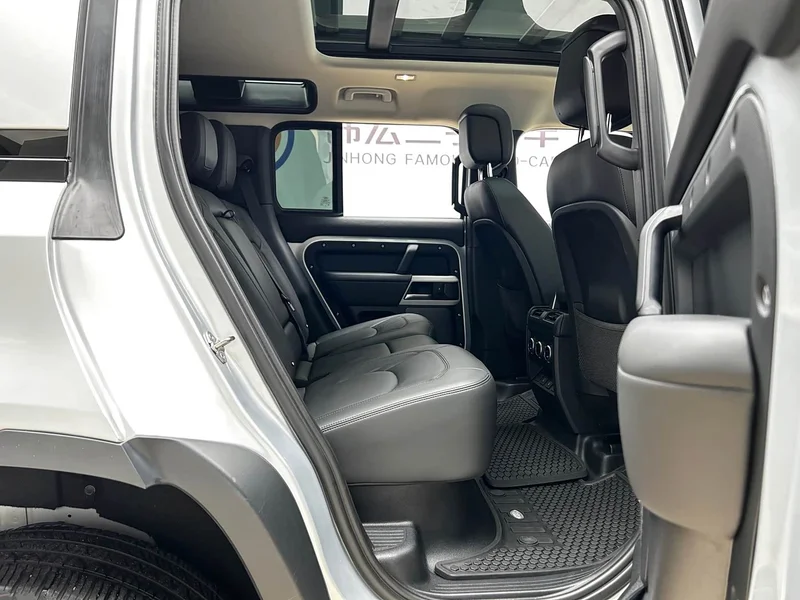 Land Rover Defender — фото 22