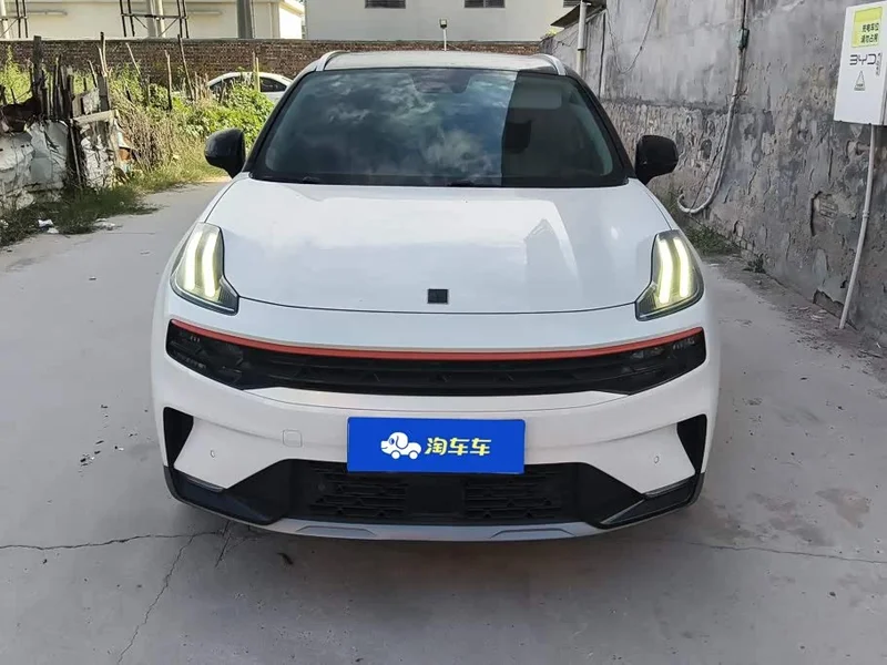 Lynk & Co 06