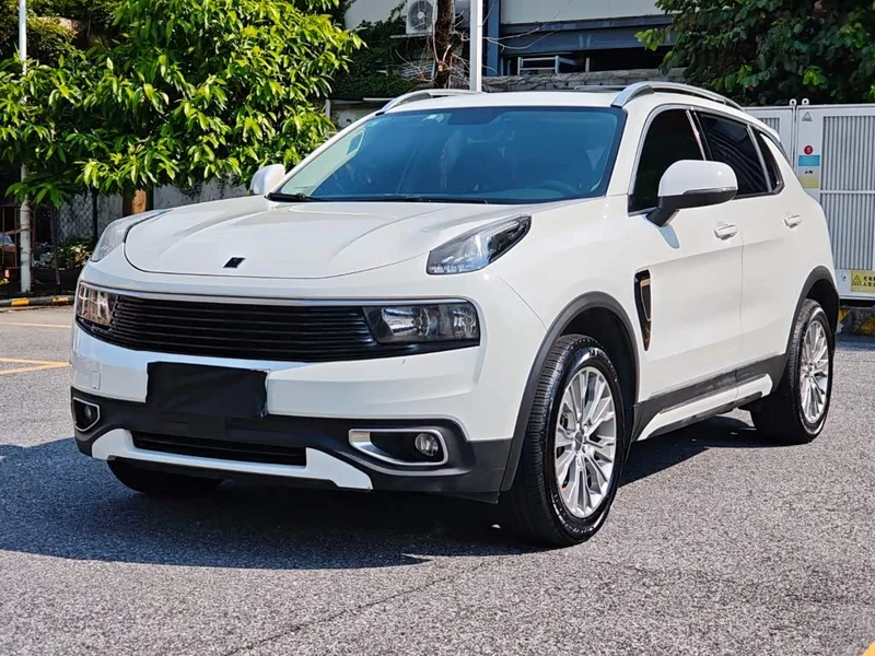 Lynk & Co 01