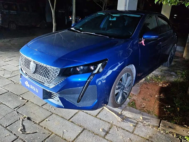 Peugeot 408