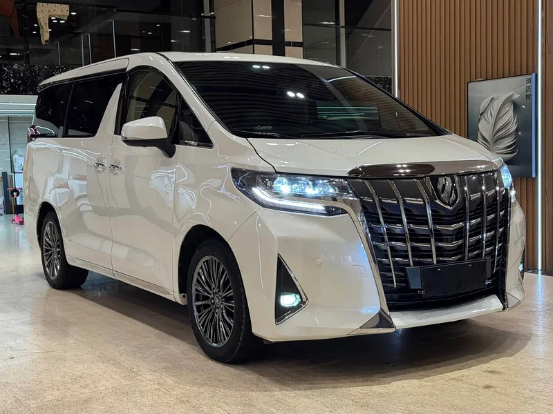Toyota Alphard — фото 3