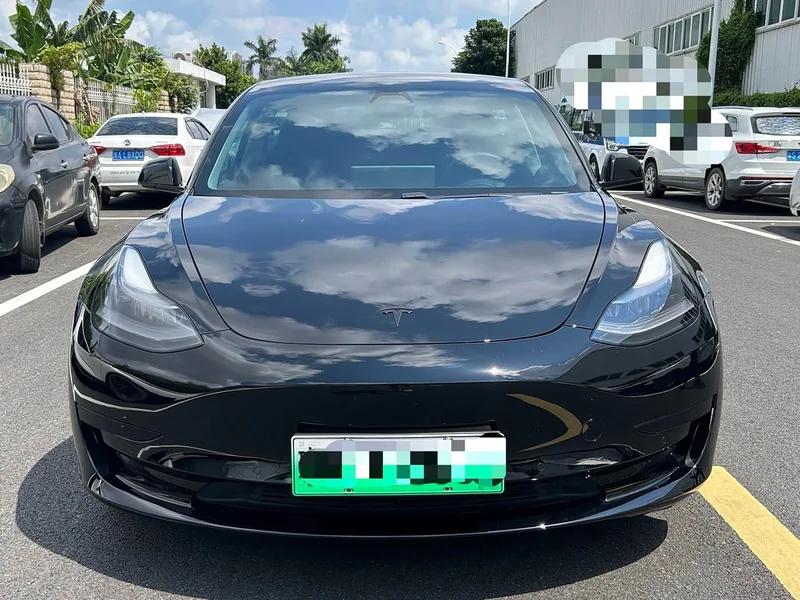Tesla Model 3 — фото 2