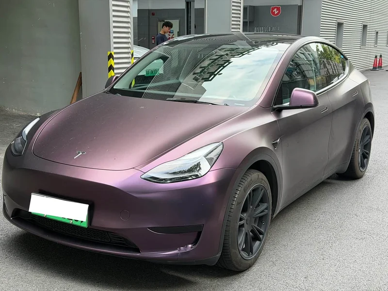 Tesla Model Y — фото 1